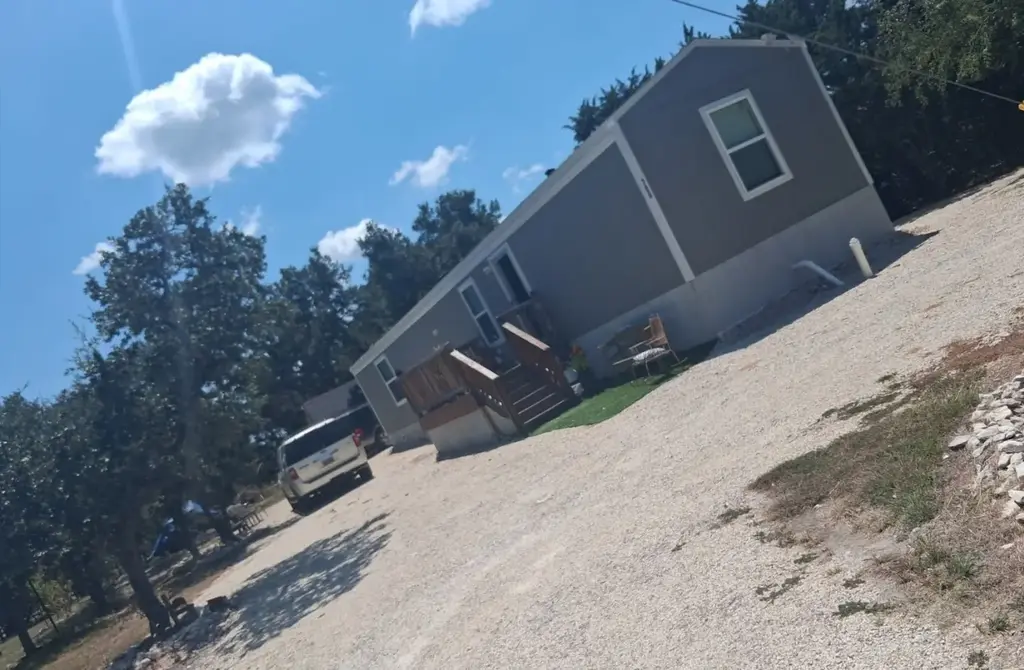 700 Brooks Mill Road, Bertram