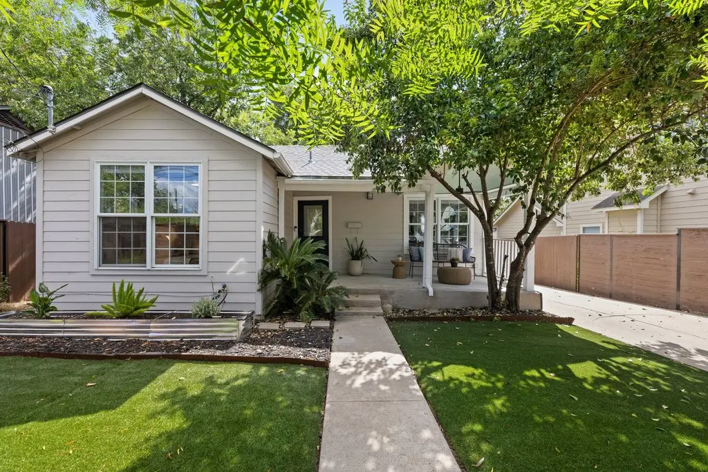 Photo of Listing #1903784