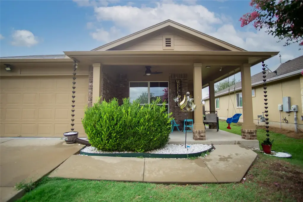 6912 Plains Crest Drive, Del Valle
