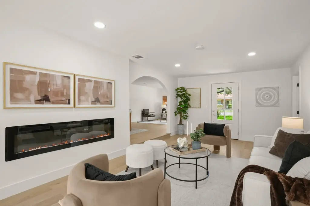 2204 Fair Oaks Drive, Austin