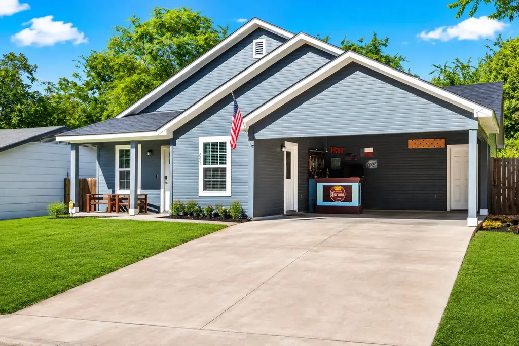 602 S Pierce Street, Burnet
