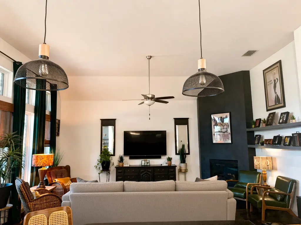 1335 Gruene Glen Street, New Braunfels