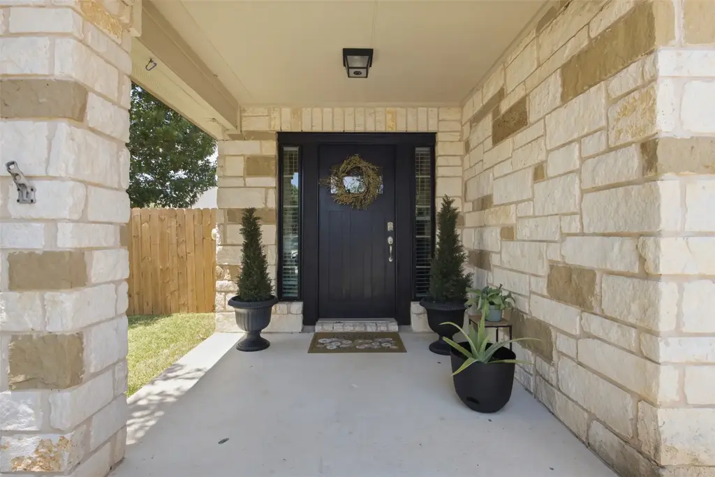 1617 Sunflower Street, Lockhart