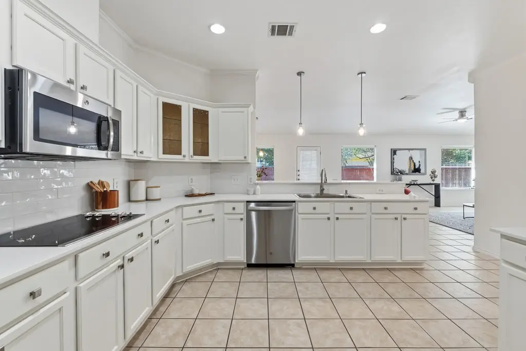 2502 Vernell Way, Round Rock