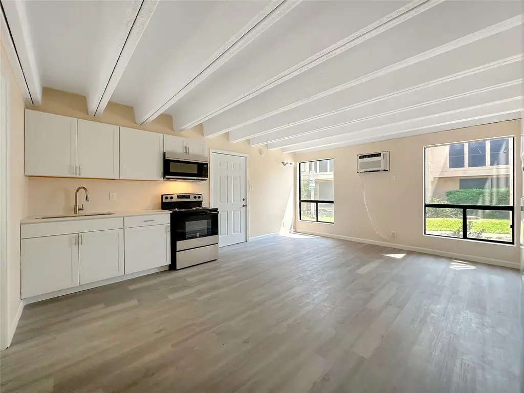 5920 Lago Vista Way C-23, Lago Vista