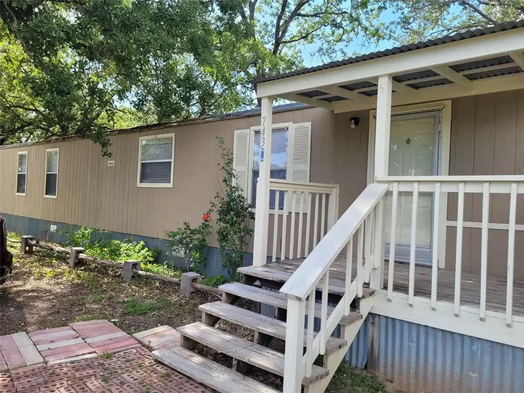 743 N State Highway 95 B, Bastrop