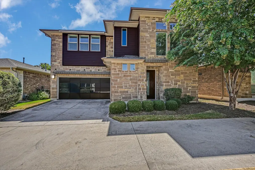 613 E Baylee Love Lane, Austin