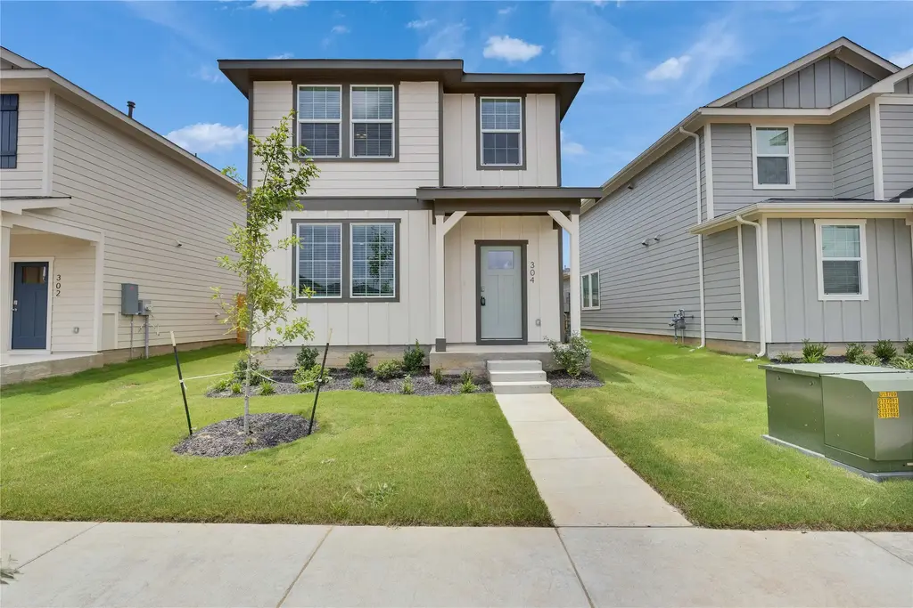 304 Azua Path, Bastrop