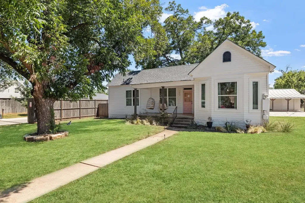 703 E Highway St Street, Fredericksburg
