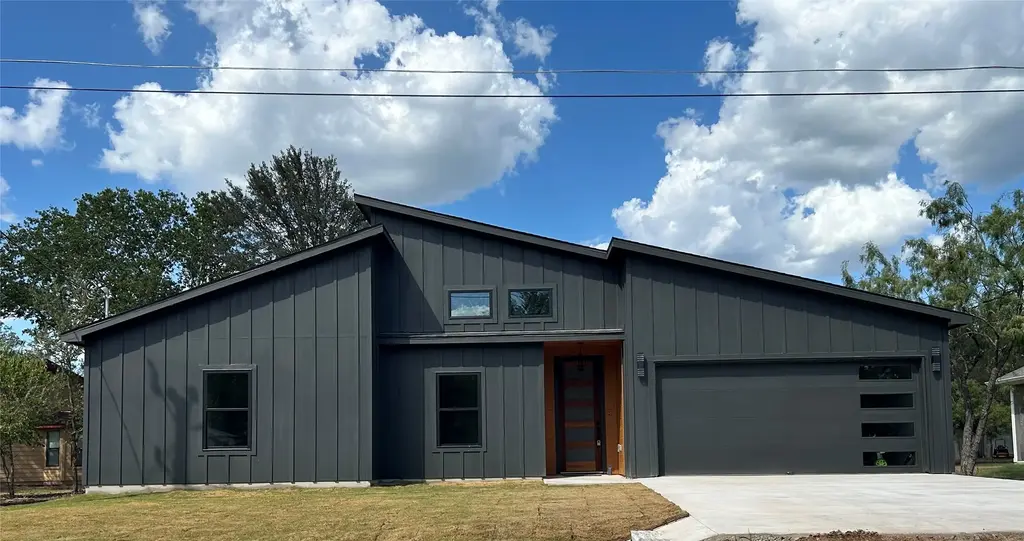 104 Waimanalo Lane, Bastrop