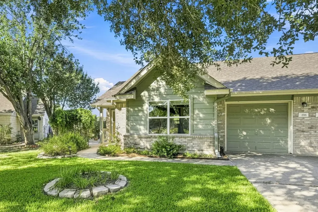 196 Prairie Springs Loop, Georgetown