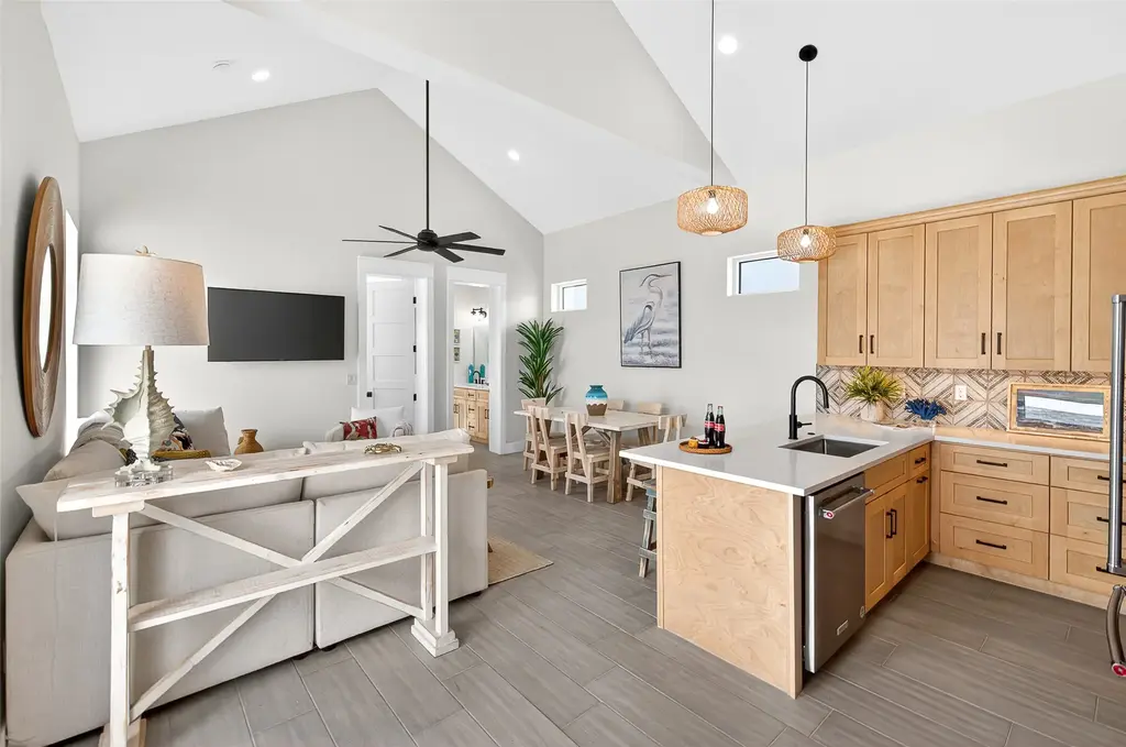 114 Porto Villageo Drive, Port Aransas