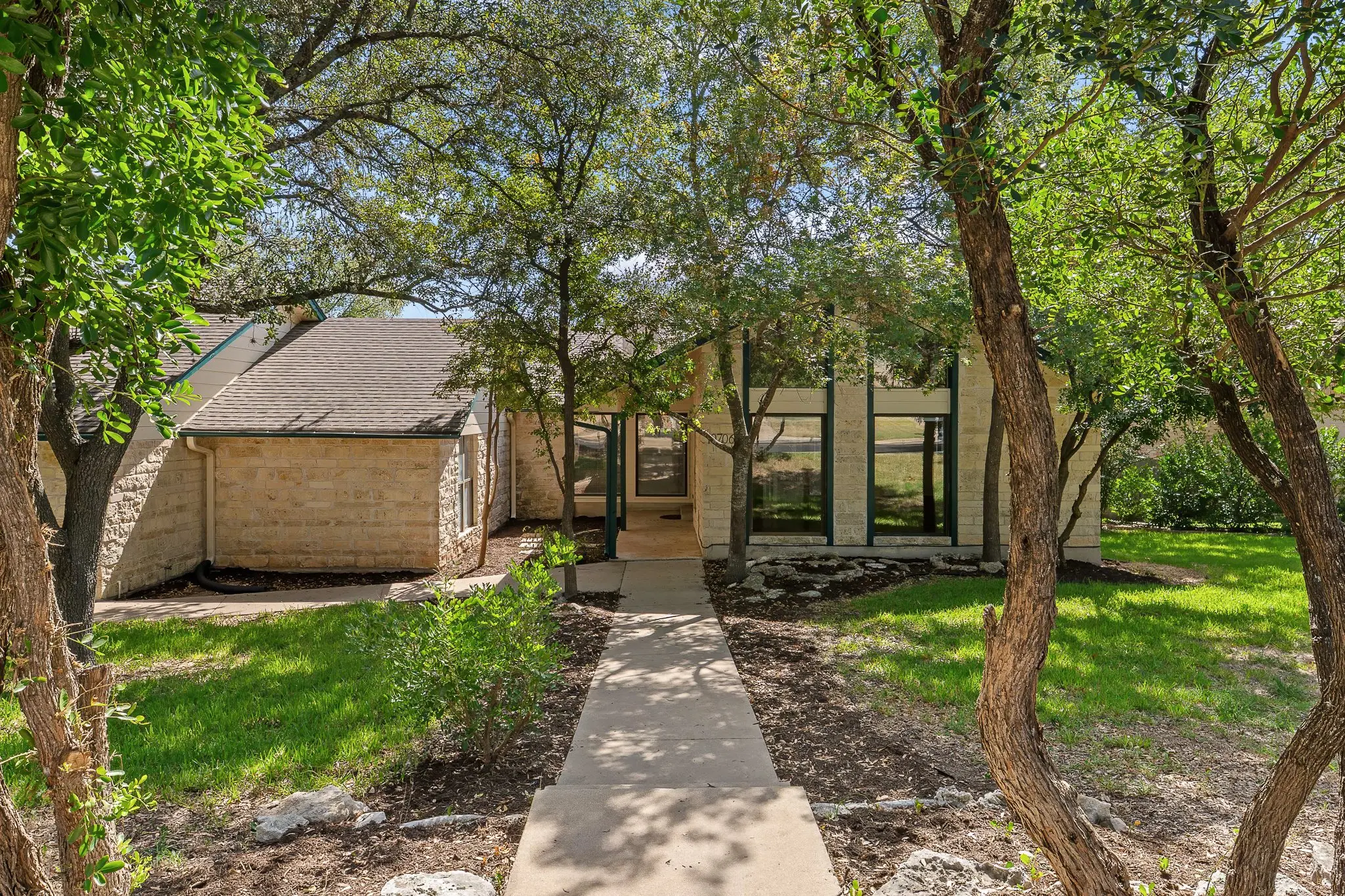 Photo of Listing #3276557