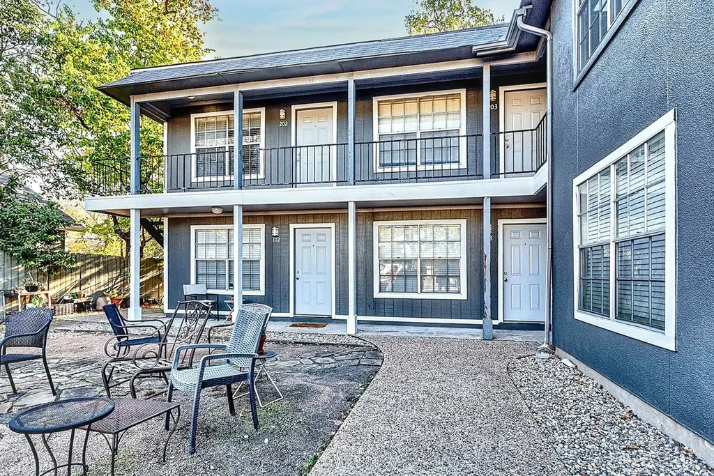 4007 Avenue C 104, Austin