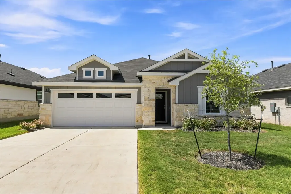 17197 Purple Top Lane, Manor
