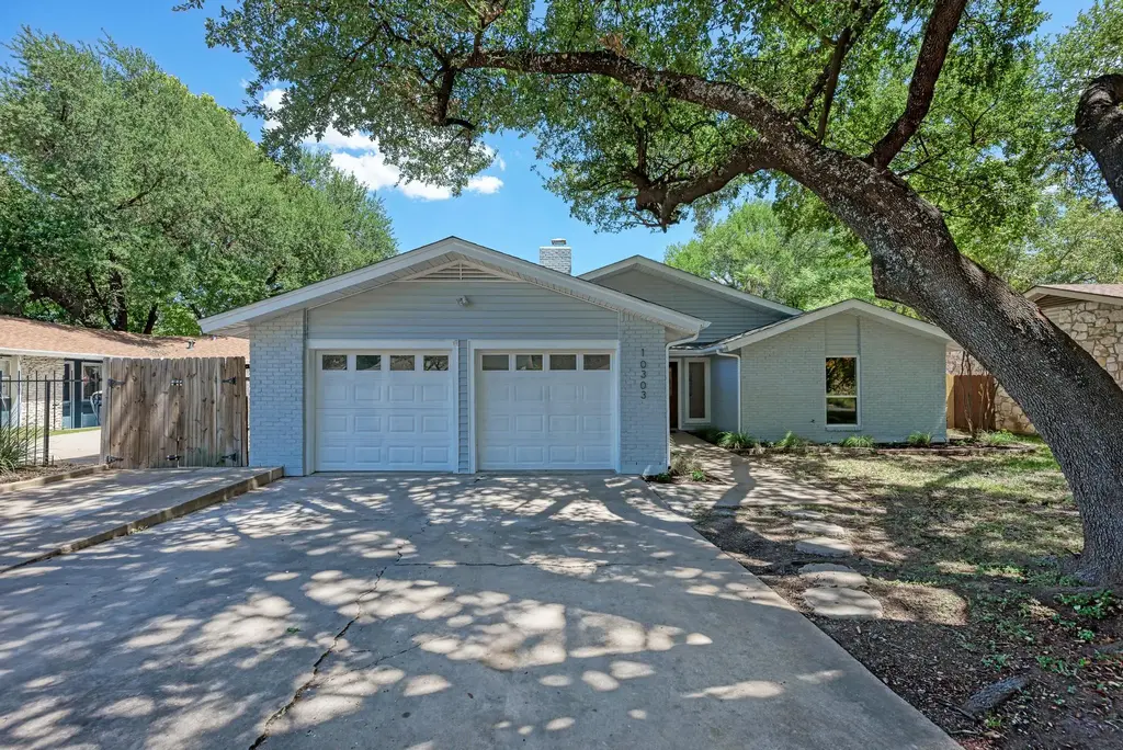 10303 Leaning Willow Drive, Austin