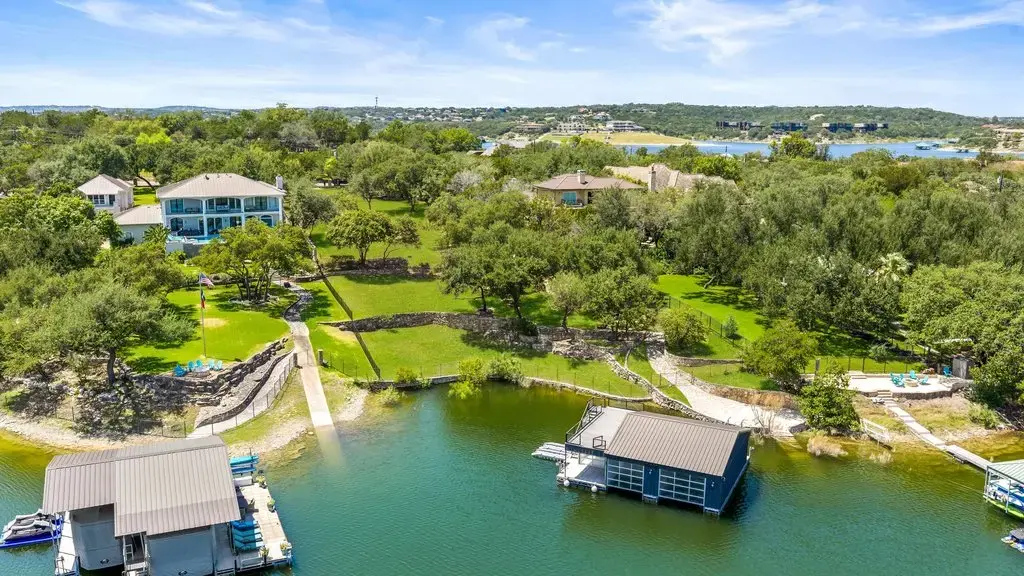 909 Brooks Hollow Road, Lakeway
