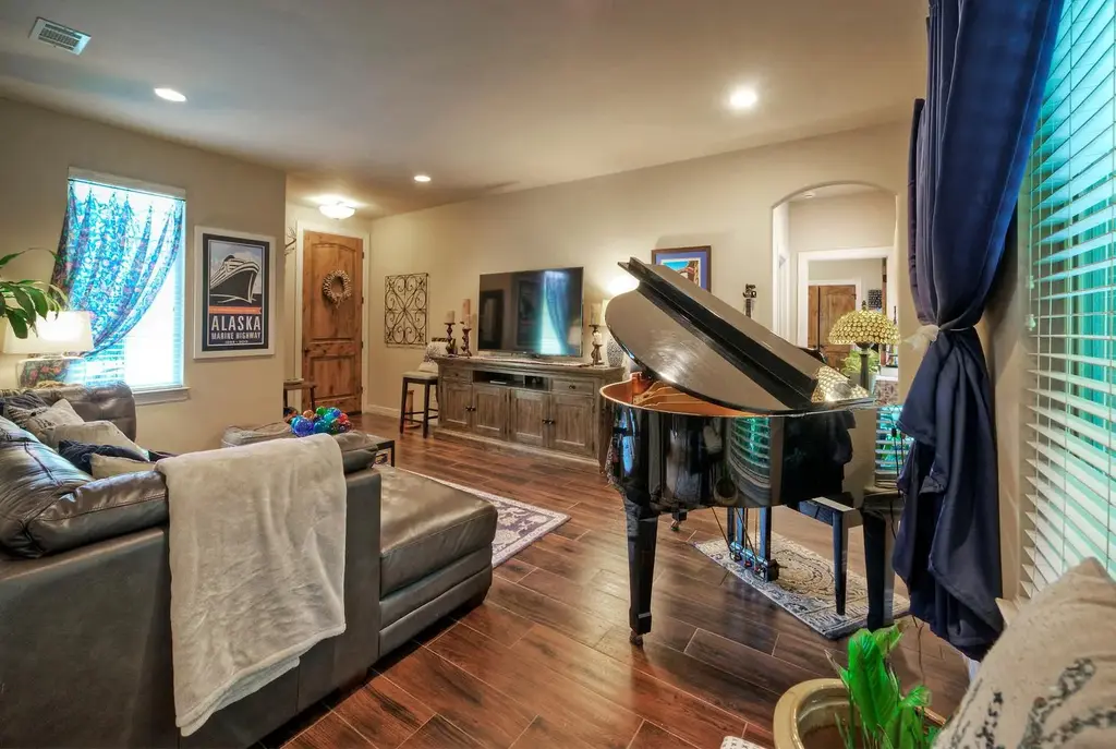 15705 Wildwood Trl, Austin