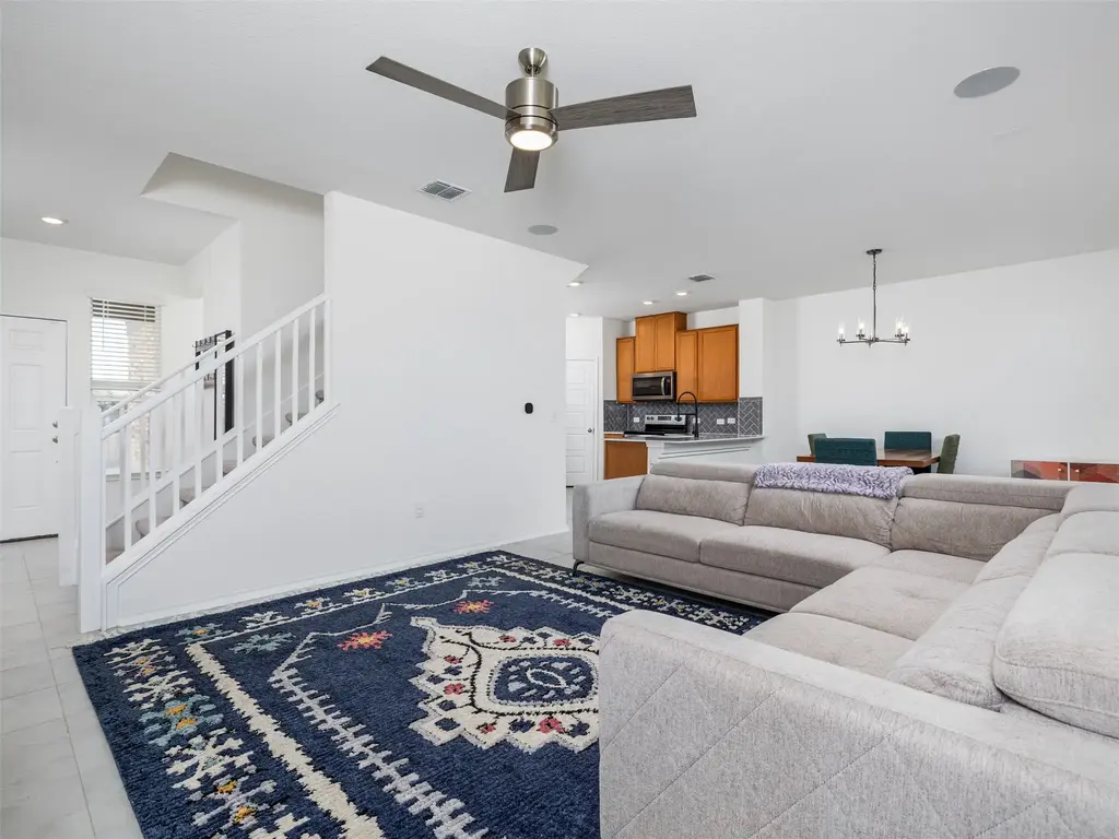 7106 Summer Tanager Drive 18, Austin