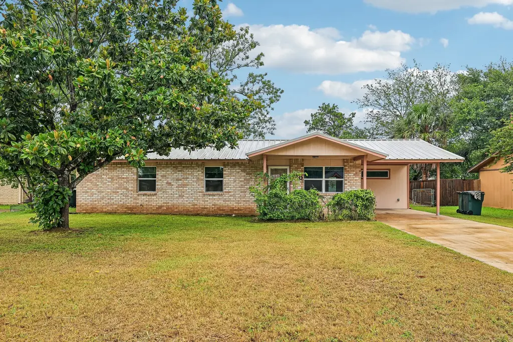 410 Magnolia Street, Bastrop