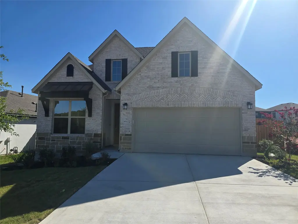 8512 Red Bottle Brush Road, Lago Vista