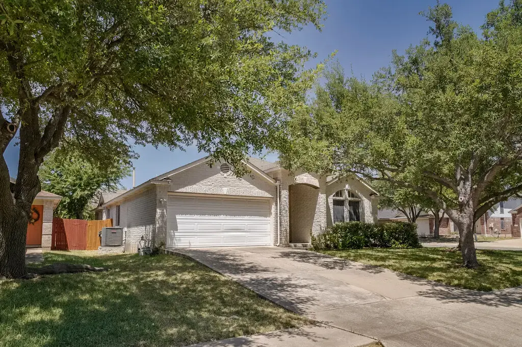 900 Fenway Park Court, Round Rock