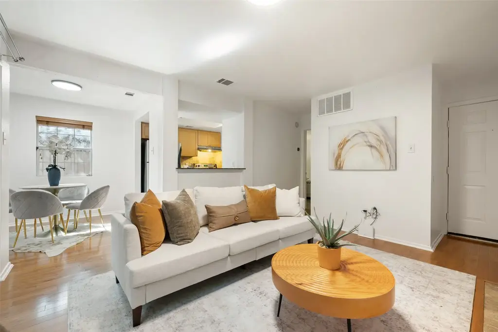 3627 Menchaca Road 105, Austin
