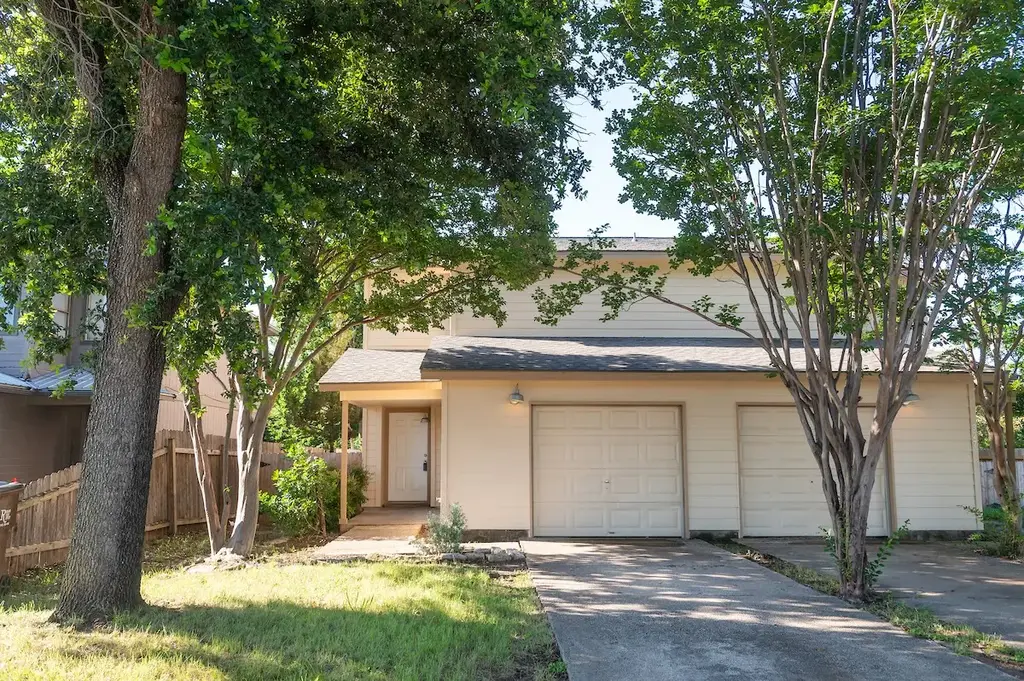 925 Chisholm Cove, Round Rock