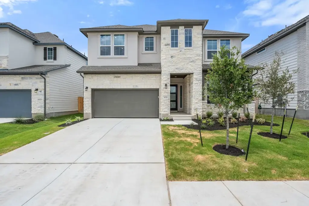10720 Worth Lane, Manor