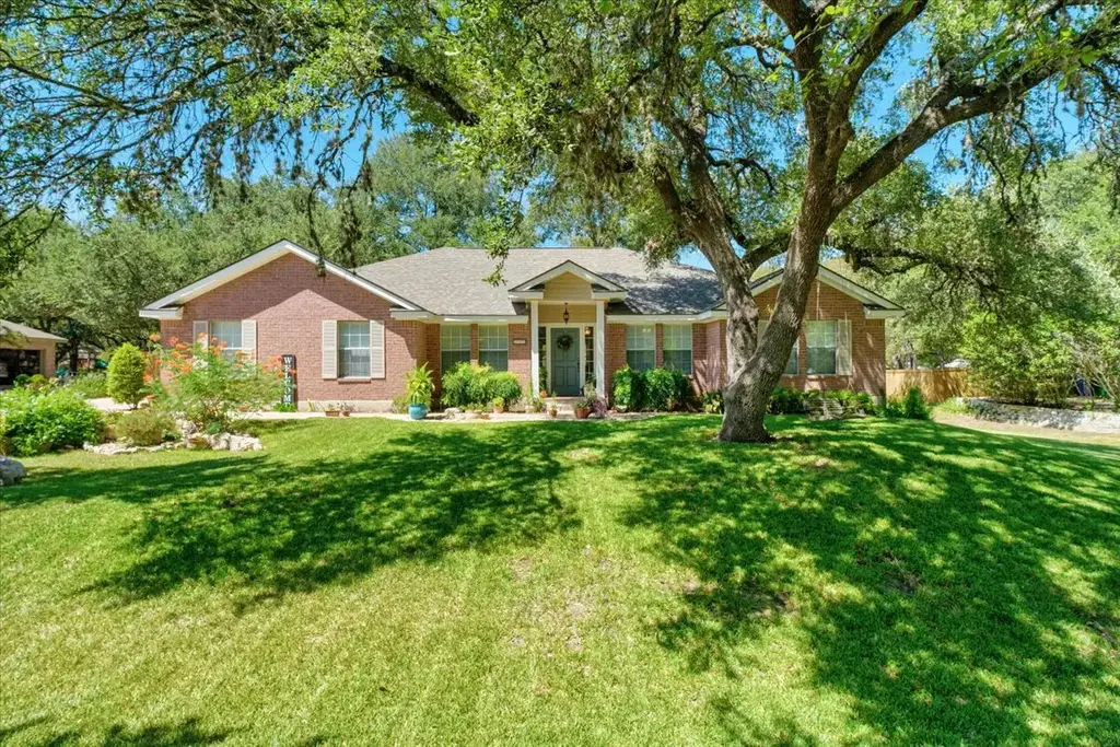 202 Treetop Way, Buda