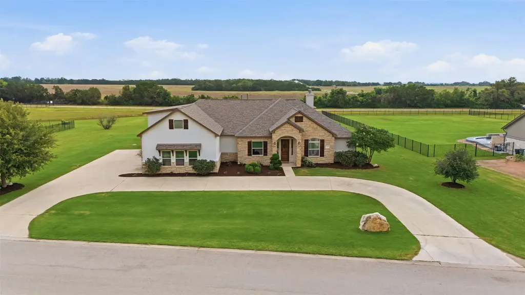 2440 Greatwood Trail, Leander