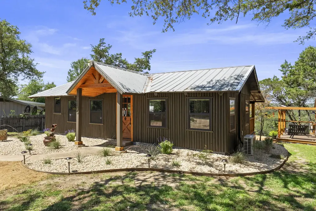 1130 Indian Mound Road, Spicewood