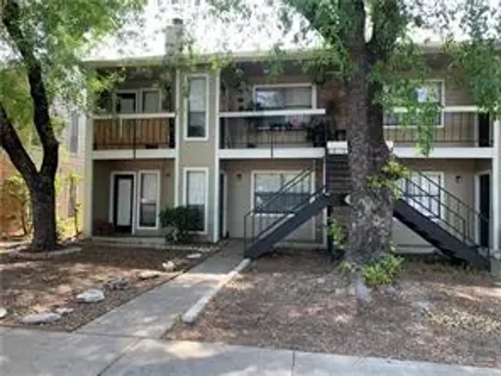 1903 W Loop, Austin