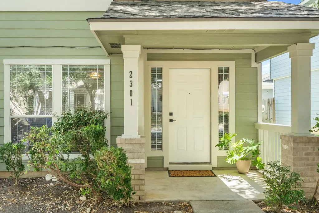 2301 Melissa Oaks Lane, Austin
