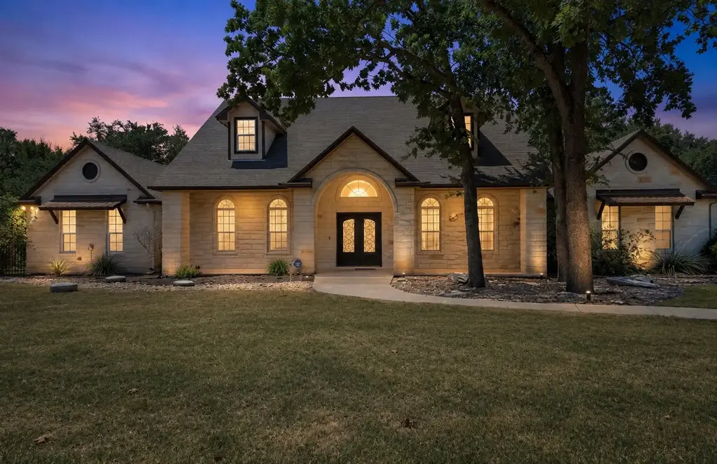 140 Oak Plaza Drive, Georgetown