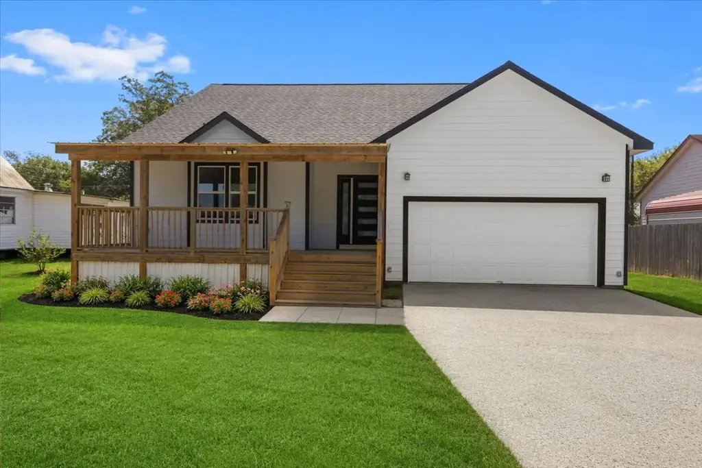 403 Jones Street, Smithville
