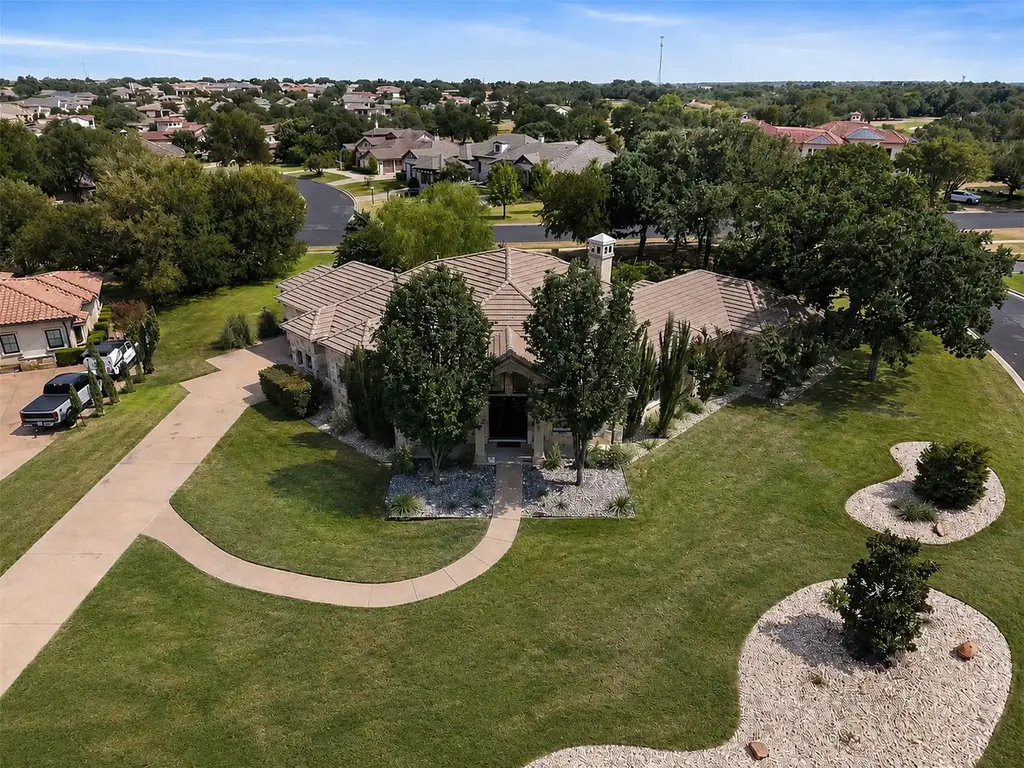 100 Dovetail Lane, Georgetown