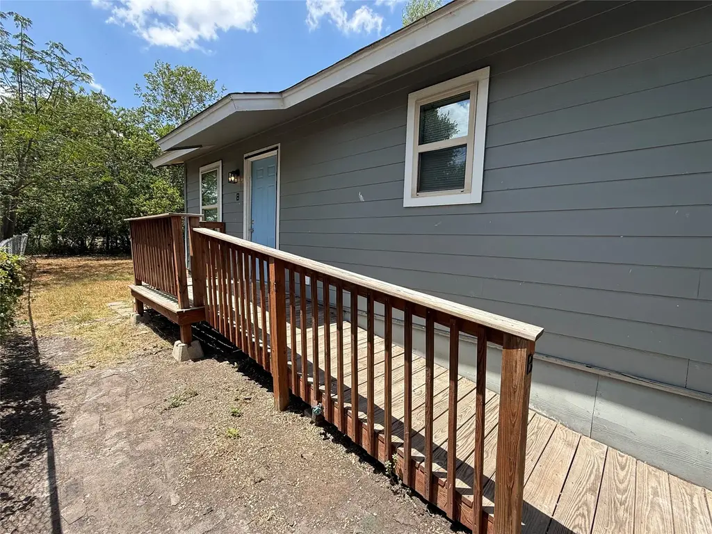 1009 Alex Street B, Lockhart