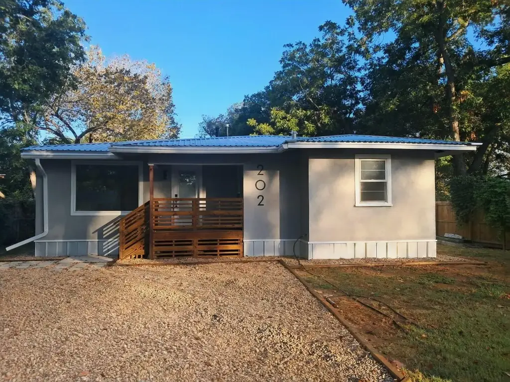 202 Jones Street, Smithville