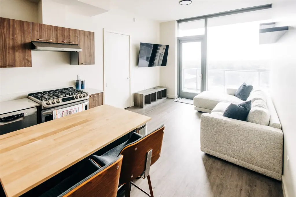44 East Avenue 1208, Austin