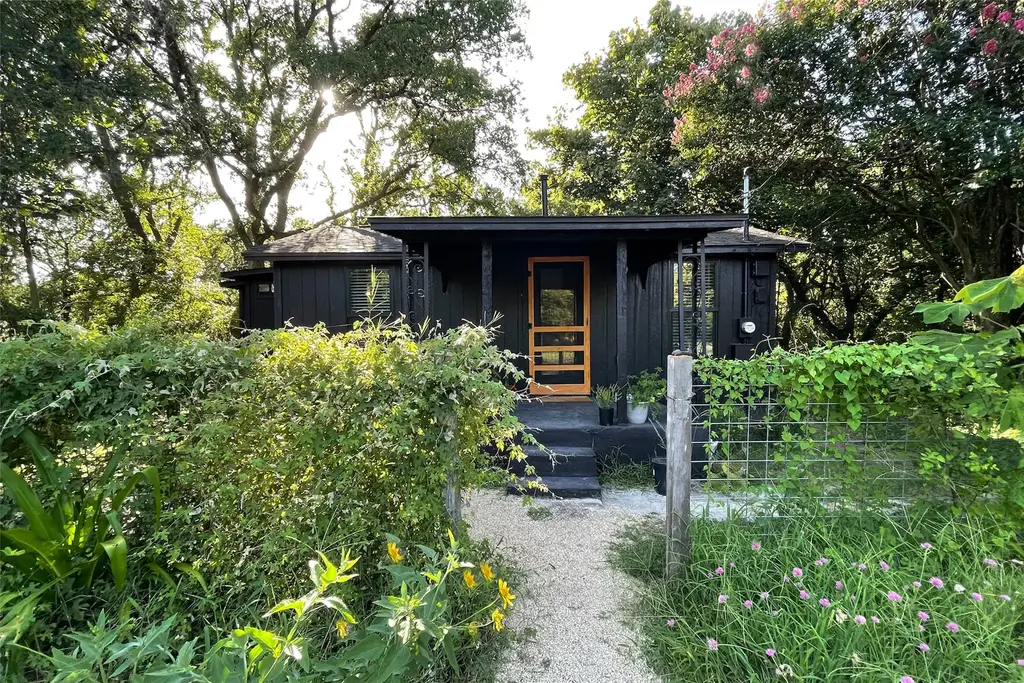 5921 Ponca Street, Austin