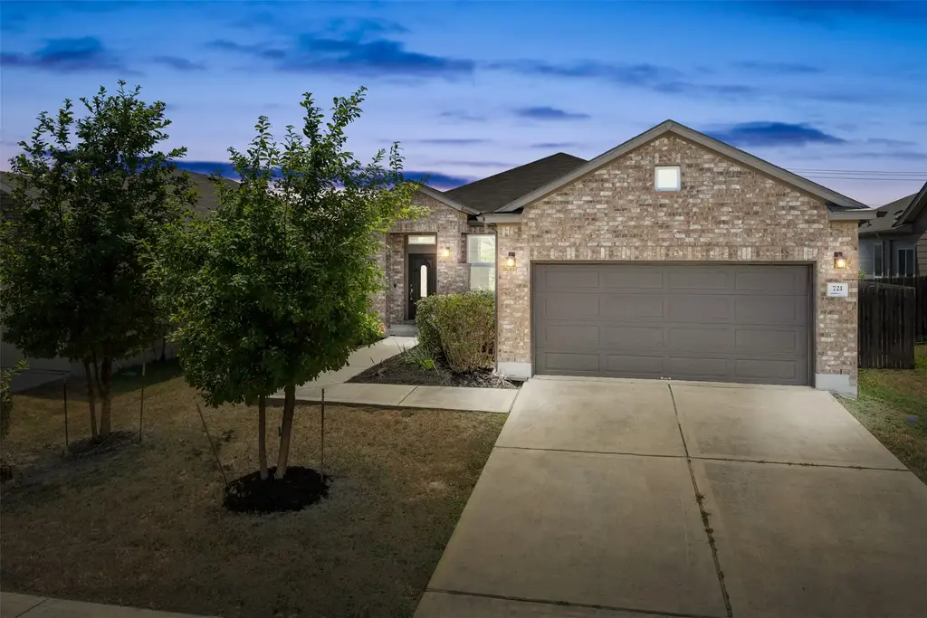 721 Bridgestone Way, Buda