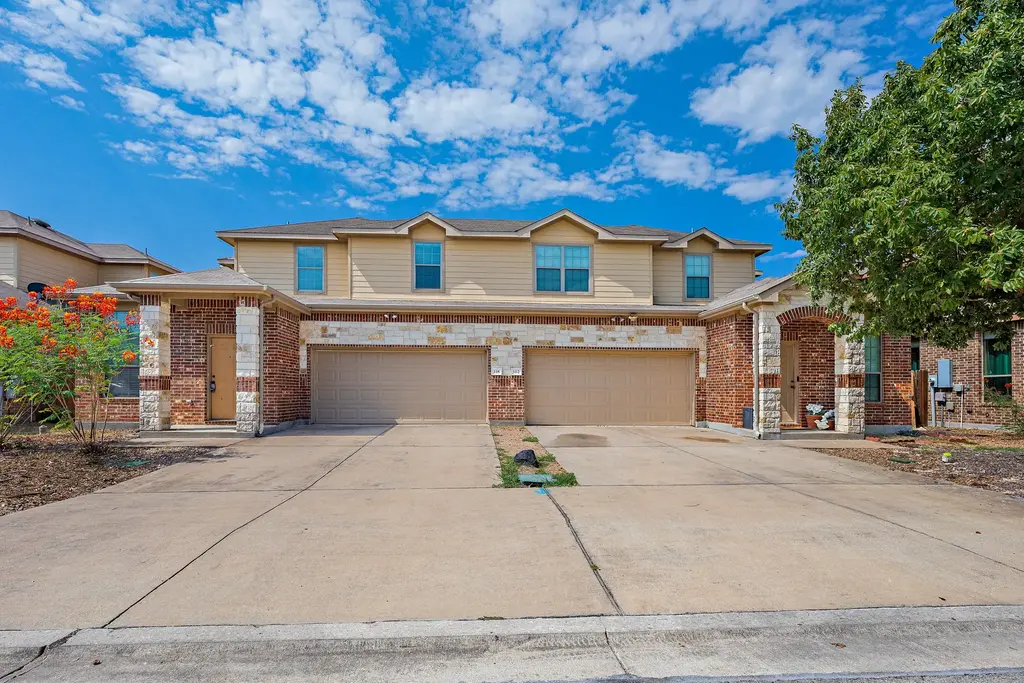 118 & 112 Creekside Villa Drive, Kyle