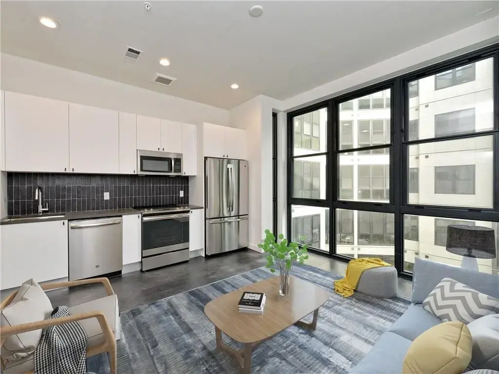 800 Embassy Drive 323, Austin