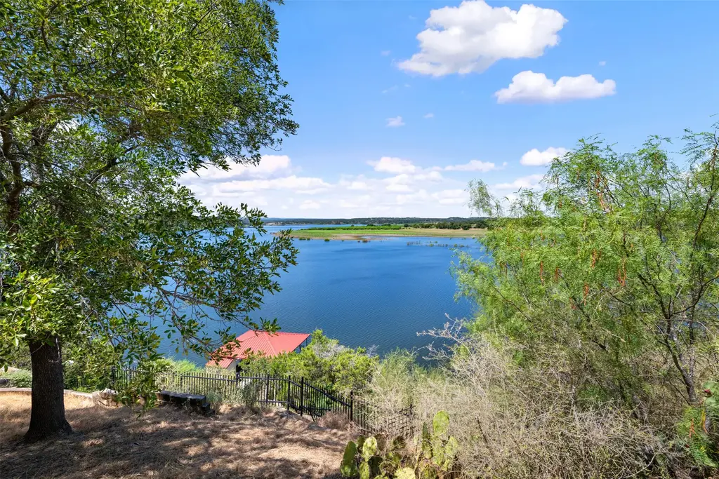 335 Harbor Drive, Spicewood