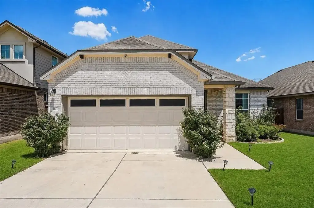 313 Peace Pipe Way, Georgetown