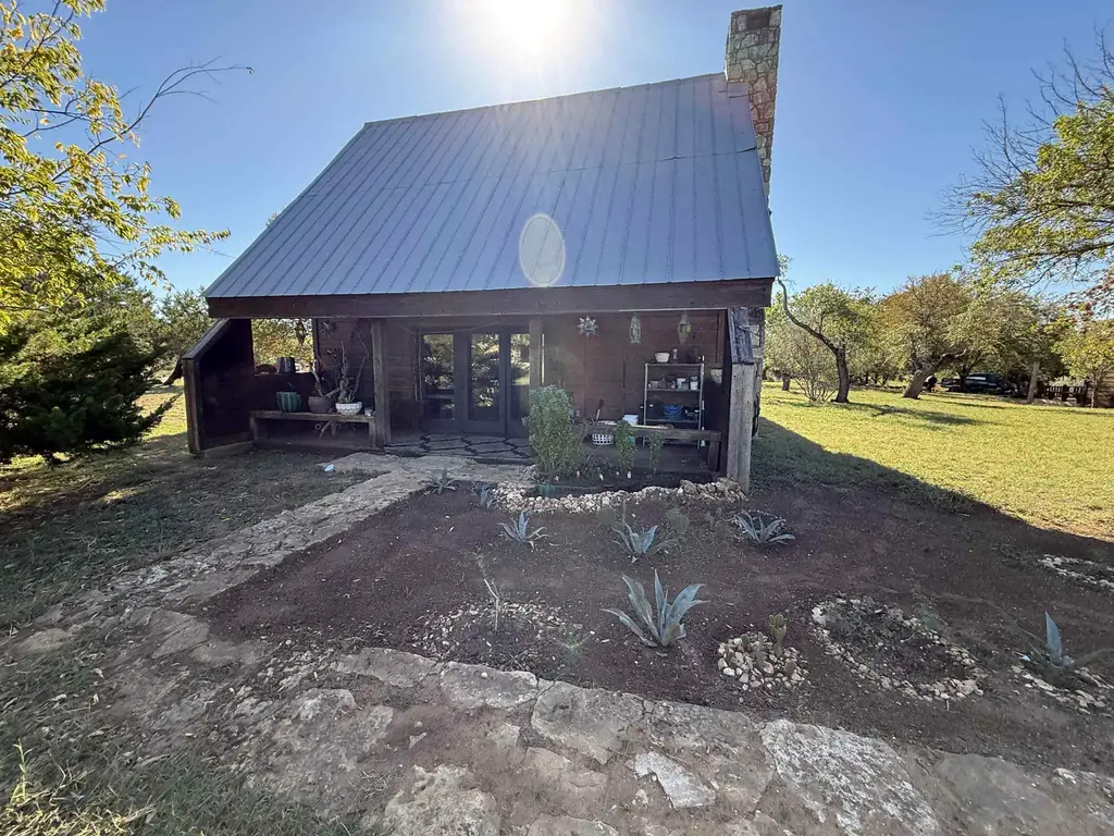 206 Topspin Drive, Spicewood