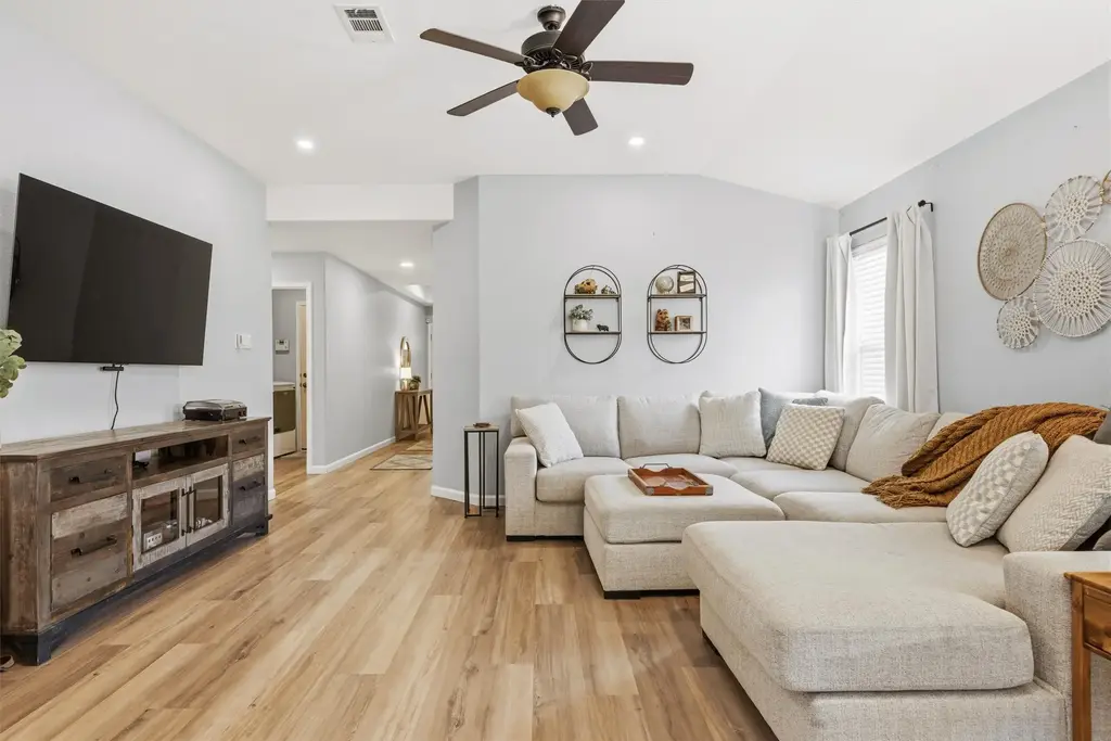2712 Hearthsong Loop, Round Rock