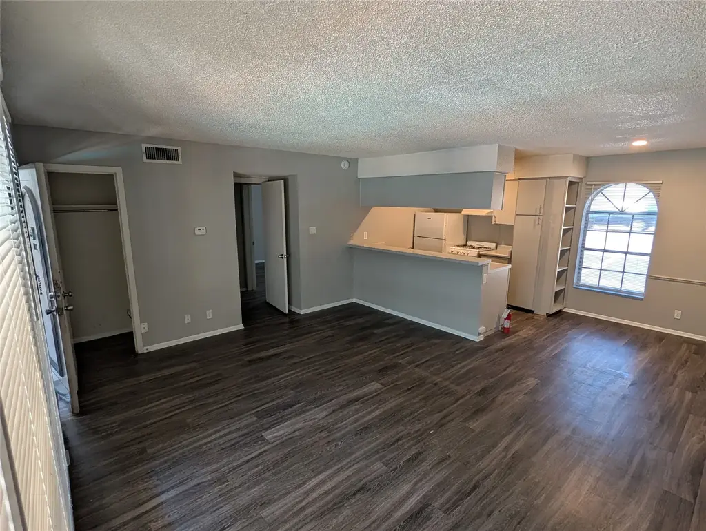 101 E 33rd Street 102, Austin