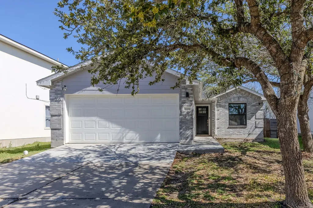 18200 Canopy Lane, Manor